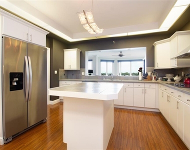 8041 Sailboat Key Boulevard S - Photo Thumbnail 7