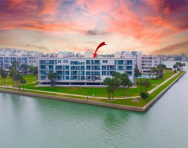 8041 Sailboat Key Boulevard S - Photo Thumbnail 32