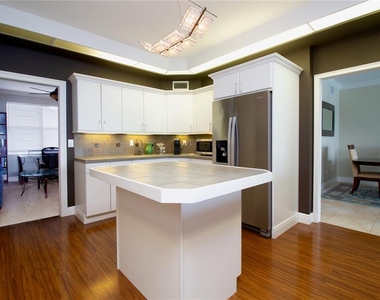 8041 Sailboat Key Boulevard S - Photo Thumbnail 5