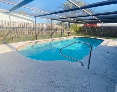 2913 Bayeux Avenue - Photo Thumbnail 4