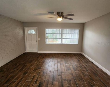 2913 Bayeux Avenue - Photo Thumbnail 7
