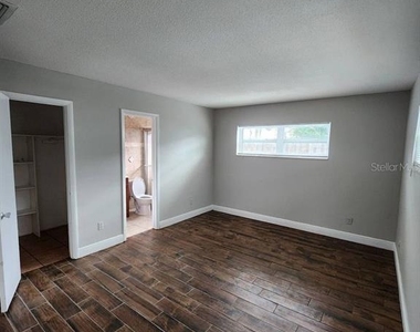 2913 Bayeux Avenue - Photo Thumbnail 11