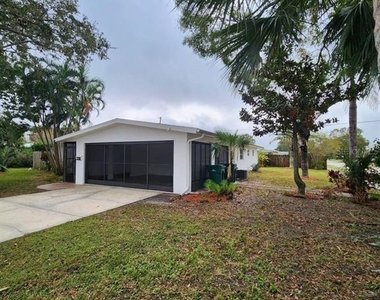 2913 Bayeux Avenue - Photo Thumbnail 2