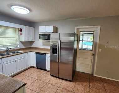 2913 Bayeux Avenue - Photo Thumbnail 20