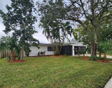 2913 Bayeux Avenue - Photo Thumbnail 1