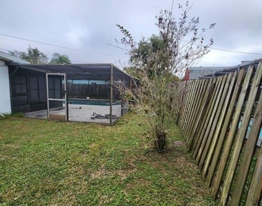 2913 Bayeux Avenue - Photo Thumbnail 35