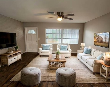 2913 Bayeux Avenue - Photo Thumbnail 6