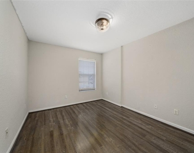2962 White Cedar Dr - Photo Thumbnail 12