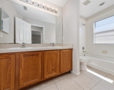 2962 White Cedar Dr - Photo Thumbnail 16