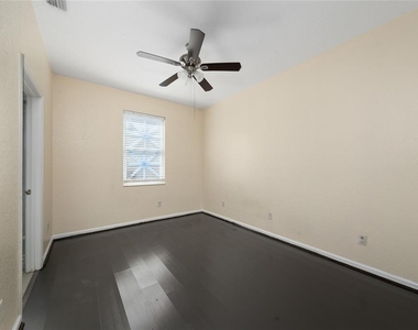 2962 White Cedar Dr - Photo Thumbnail 8