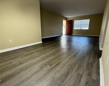 4818 Tangerine Avenue - Photo Thumbnail 6