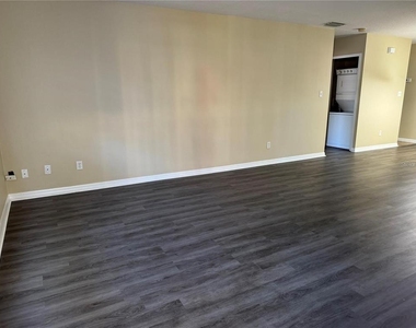 4818 Tangerine Avenue - Photo Thumbnail 7