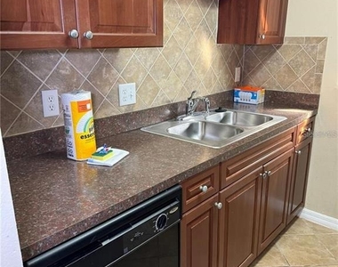 4818 Tangerine Avenue - Photo Thumbnail 11