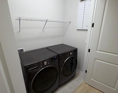 3077 Voyager Avenue - Photo Thumbnail 13