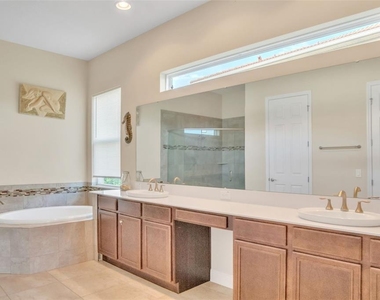 1081 Windlass Court - Photo Thumbnail 16