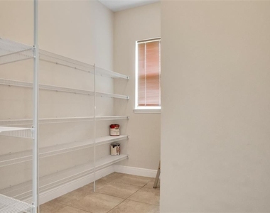 1081 Windlass Court - Photo Thumbnail 20