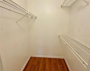 320 Black Oak Court - Photo Thumbnail 10
