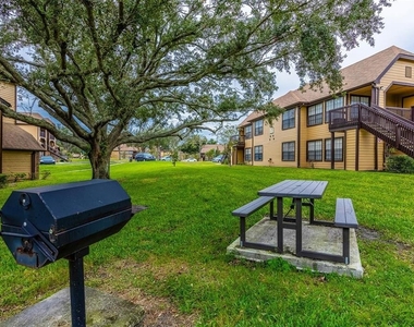320 Black Oak Court - Photo Thumbnail 14