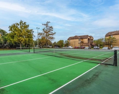 320 Black Oak Court - Photo Thumbnail 13