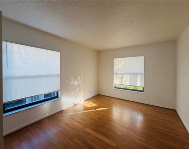 1114 S Pine Ridge Circle - Photo Thumbnail 4