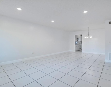 725 Northlake Boulevard - Photo Thumbnail 3