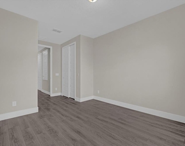 7838 Spectrum Drive - Photo Thumbnail 18