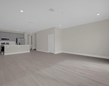 7838 Spectrum Drive - Photo Thumbnail 8