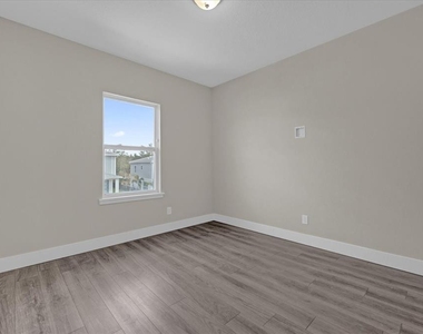 7838 Spectrum Drive - Photo Thumbnail 17
