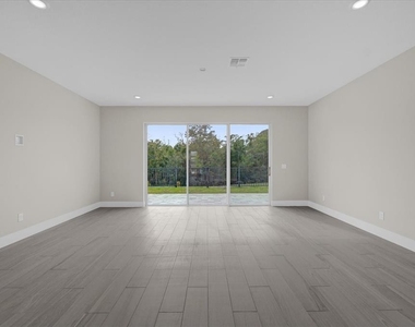 7838 Spectrum Drive - Photo Thumbnail 19