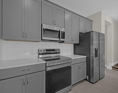 7838 Spectrum Drive - Photo Thumbnail 5