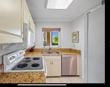 3221 White Ibis Court - Photo Thumbnail 9