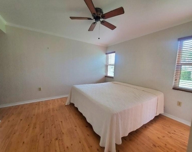 3221 White Ibis Court - Photo Thumbnail 11