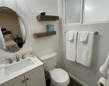 2504 S Milmar Drive - Photo Thumbnail 14