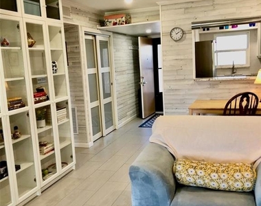 102 Capri Isles Boulevard - Photo Thumbnail 9