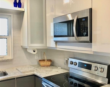 102 Capri Isles Boulevard - Photo Thumbnail 13