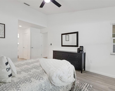 606 Marcus Street - Photo Thumbnail 21