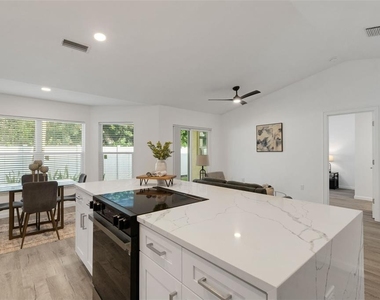 606 Marcus Street - Photo Thumbnail 8