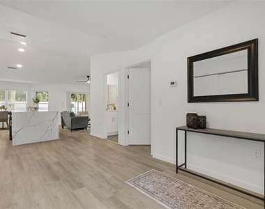 606 Marcus Street - Photo Thumbnail 3