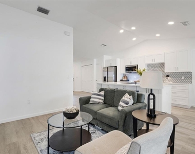 606 Marcus Street - Photo Thumbnail 16