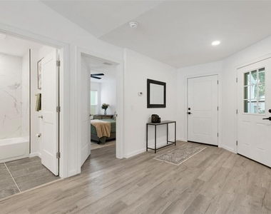 606 Marcus Street - Photo Thumbnail 2