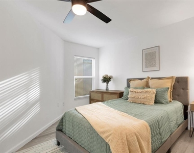 606 Marcus Street - Photo Thumbnail 28