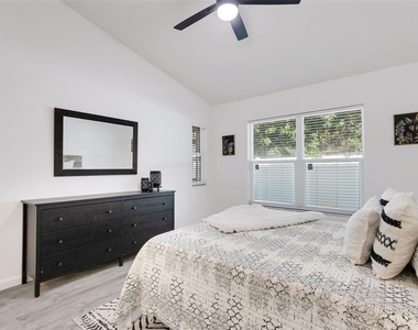 606 Marcus Street - Photo Thumbnail 19