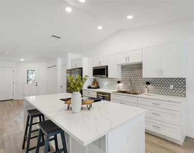 606 Marcus Street - Photo Thumbnail 11