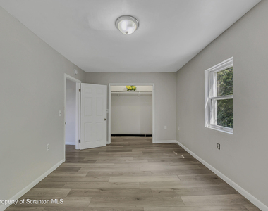 514 Stipp Court - Photo Thumbnail 10