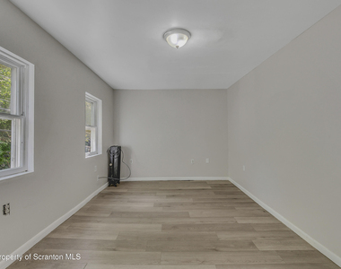 514 Stipp Court - Photo Thumbnail 9