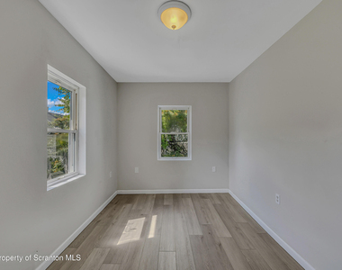 514 Stipp Court - Photo Thumbnail 11