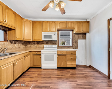 630 E Lackawanna Avenue - Photo Thumbnail 7