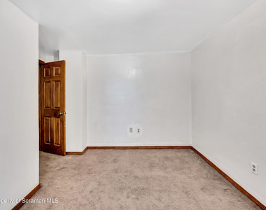 630 E Lackawanna Avenue - Photo Thumbnail 13