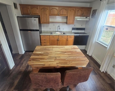 3129 Moravian Avenue - Photo Thumbnail 4