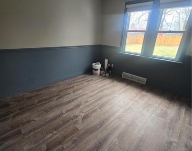 3129 Moravian Avenue - Photo Thumbnail 10